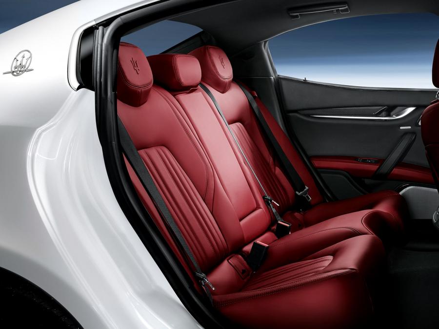  Maserati Ghibli Q4 2013 года  (фото 8 из 16)